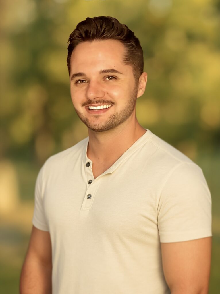 Kyle Headshot